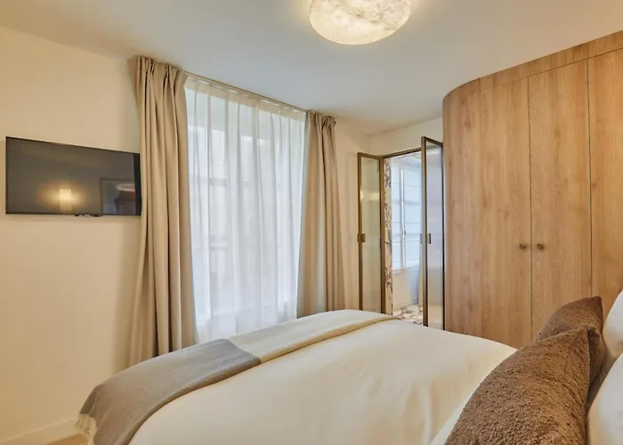 Bouloi - Louvre Palais-royal * פריז